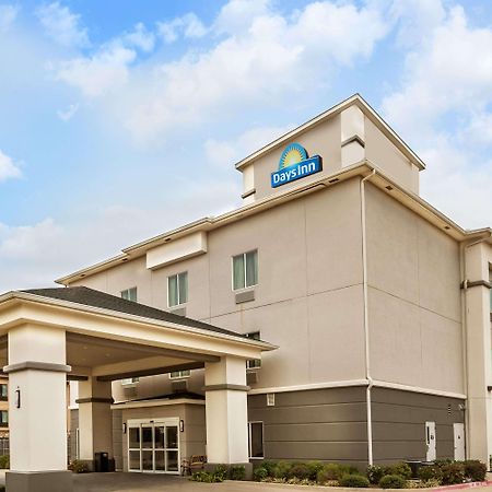 Days Inn & Suites By Wyndham Mineral Wells Extérieur photo