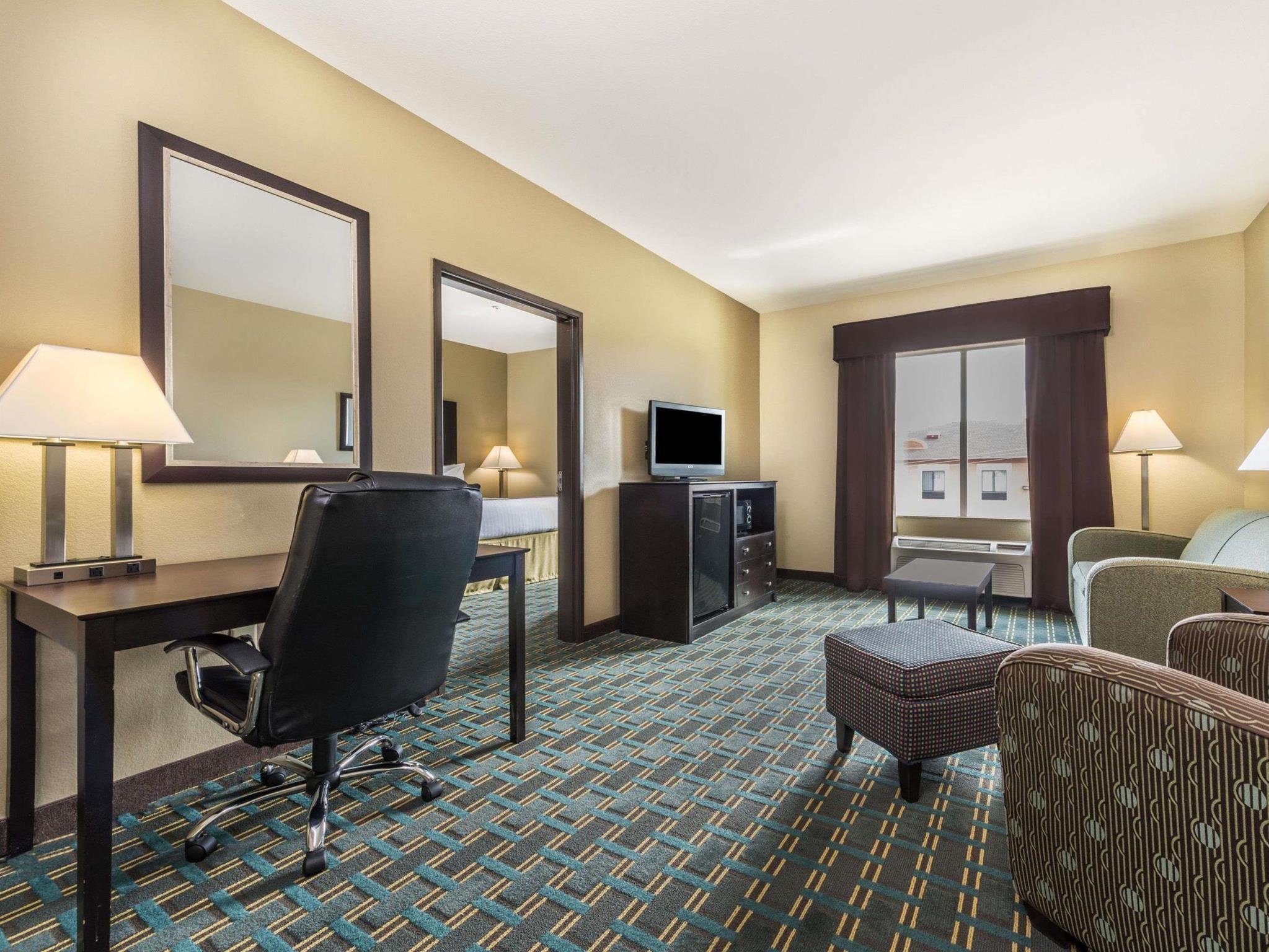 Days Inn & Suites By Wyndham Mineral Wells Extérieur photo